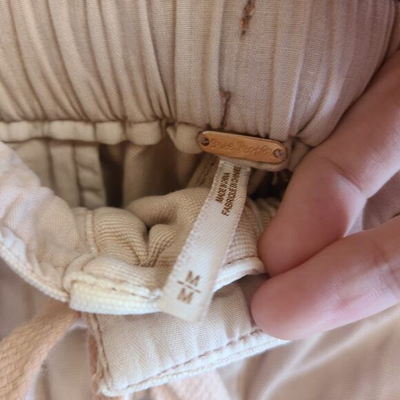 Free People Margate Pant Beige Paperbag Pleated Crop Trouser Tie Waist M NWOT - Picture 3 of 5